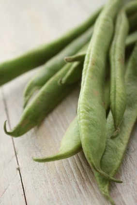 preparing raw runner beans